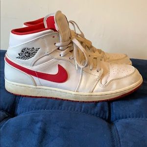 Nike Air Jordan Retro 1 Mid’s size 11